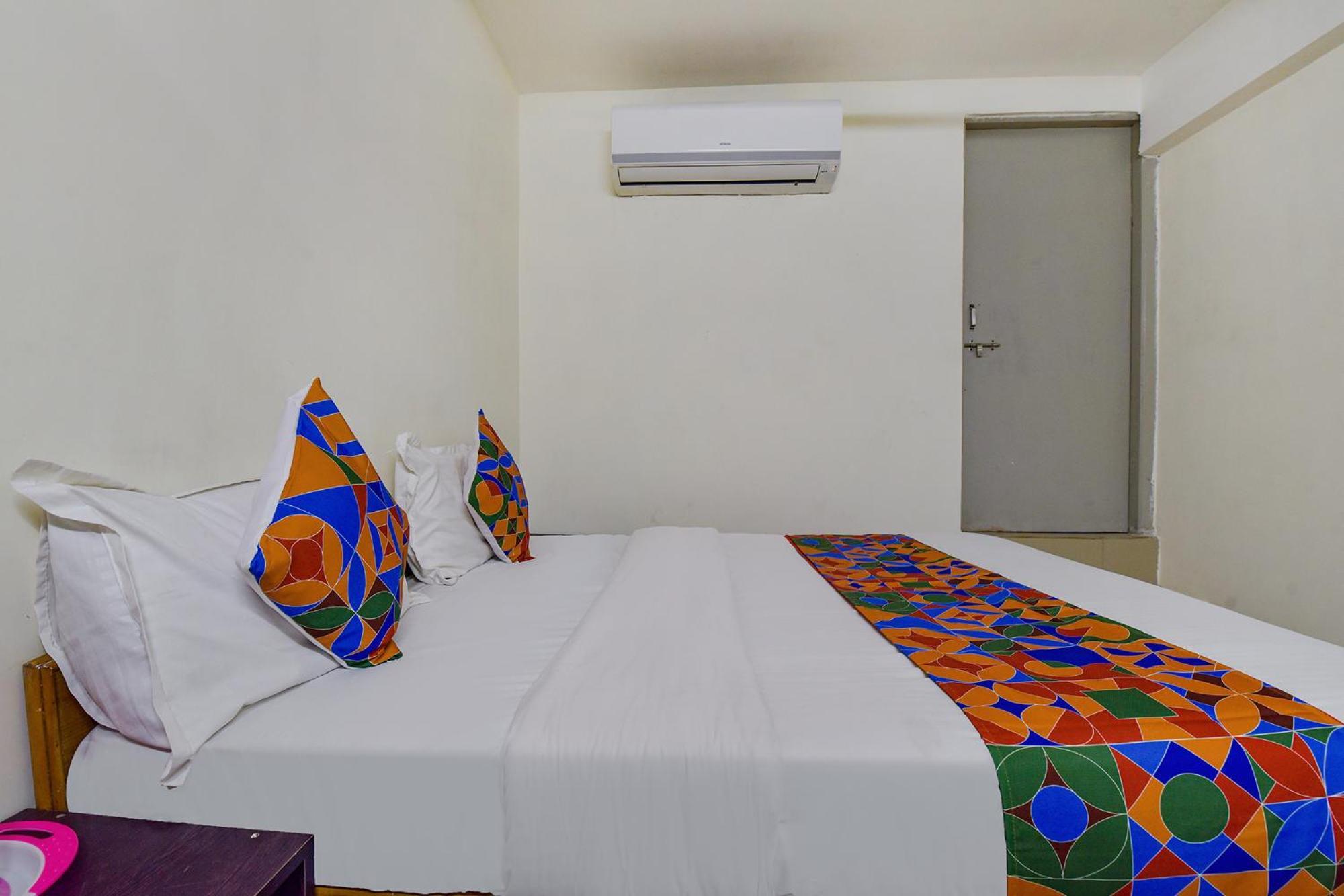 Hotel O Himalaya Inn Ahmedabad Eksteriør bilde
