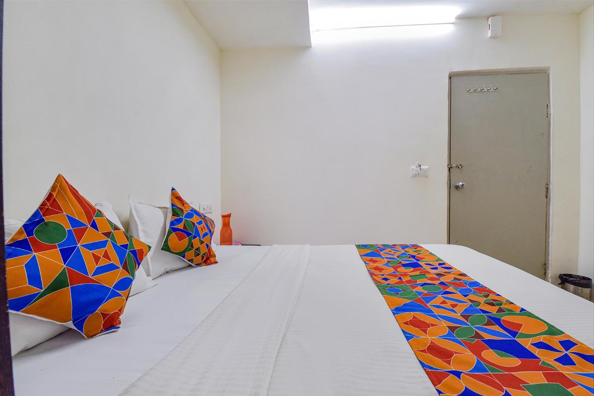 Hotel O Himalaya Inn Ahmedabad Eksteriør bilde