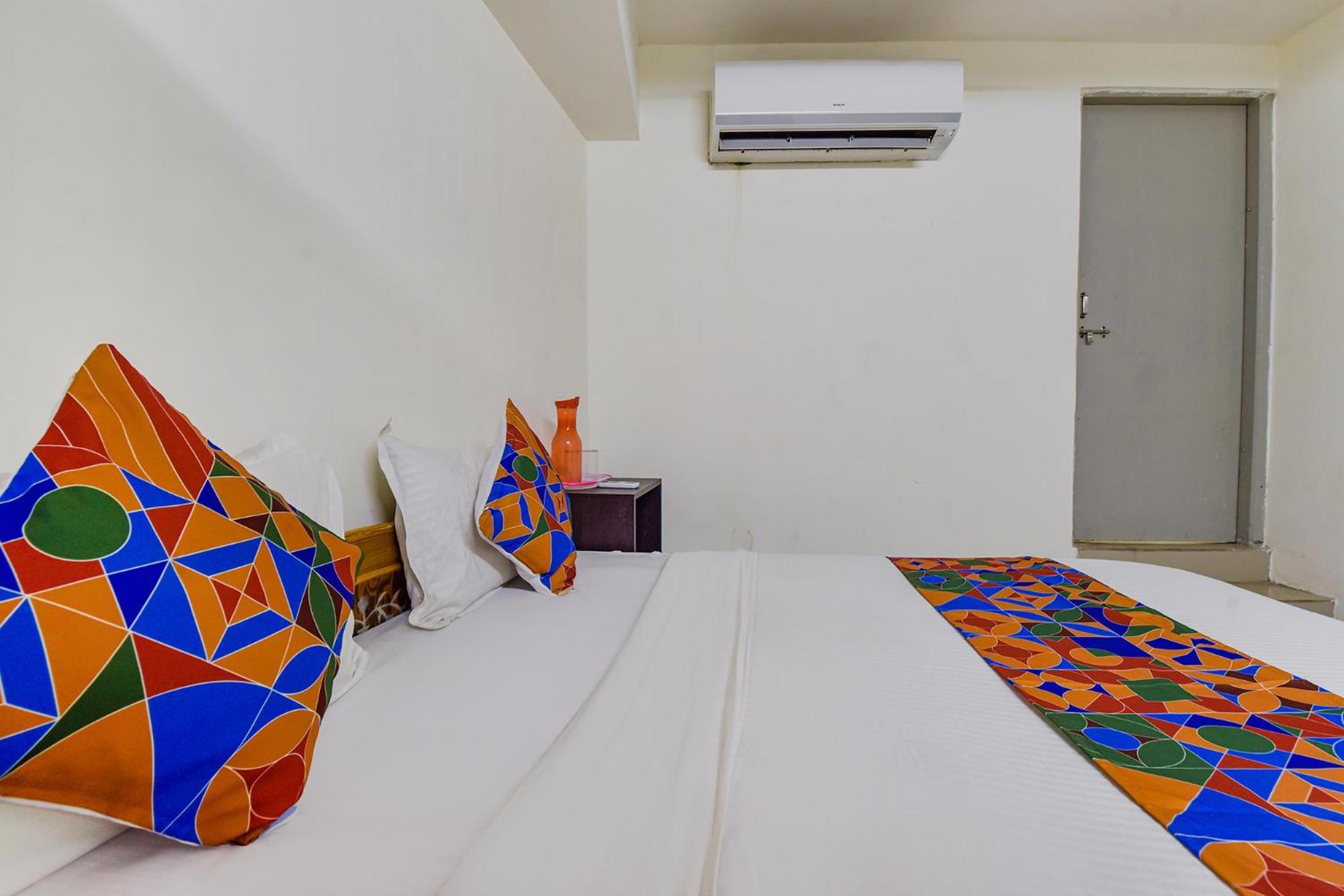 Hotel O Himalaya Inn Ahmedabad Eksteriør bilde