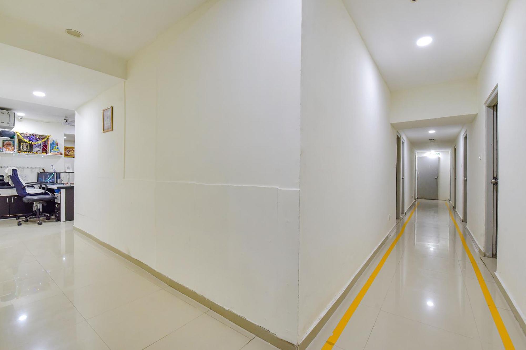Hotel O Himalaya Inn Ahmedabad Eksteriør bilde
