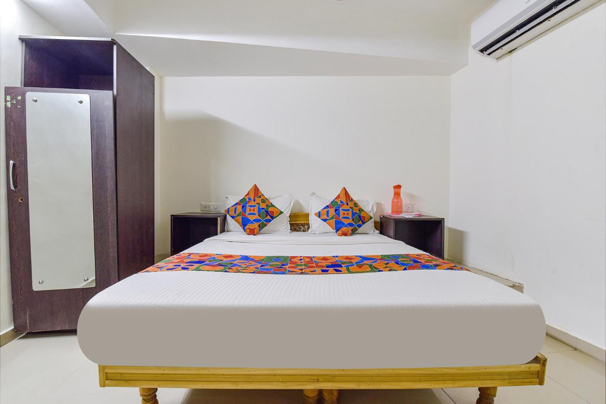 Hotel O Himalaya Inn Ahmedabad Eksteriør bilde