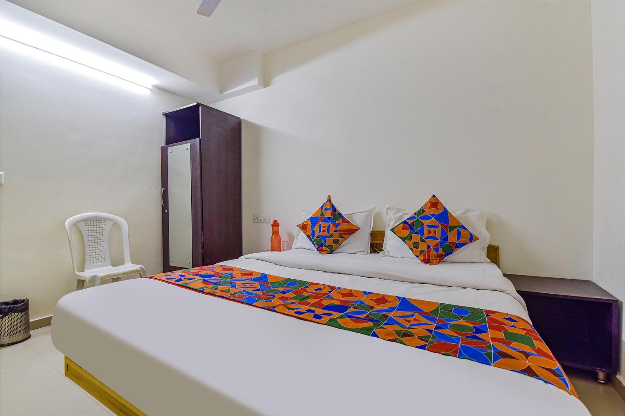 Hotel O Himalaya Inn Ahmedabad Eksteriør bilde