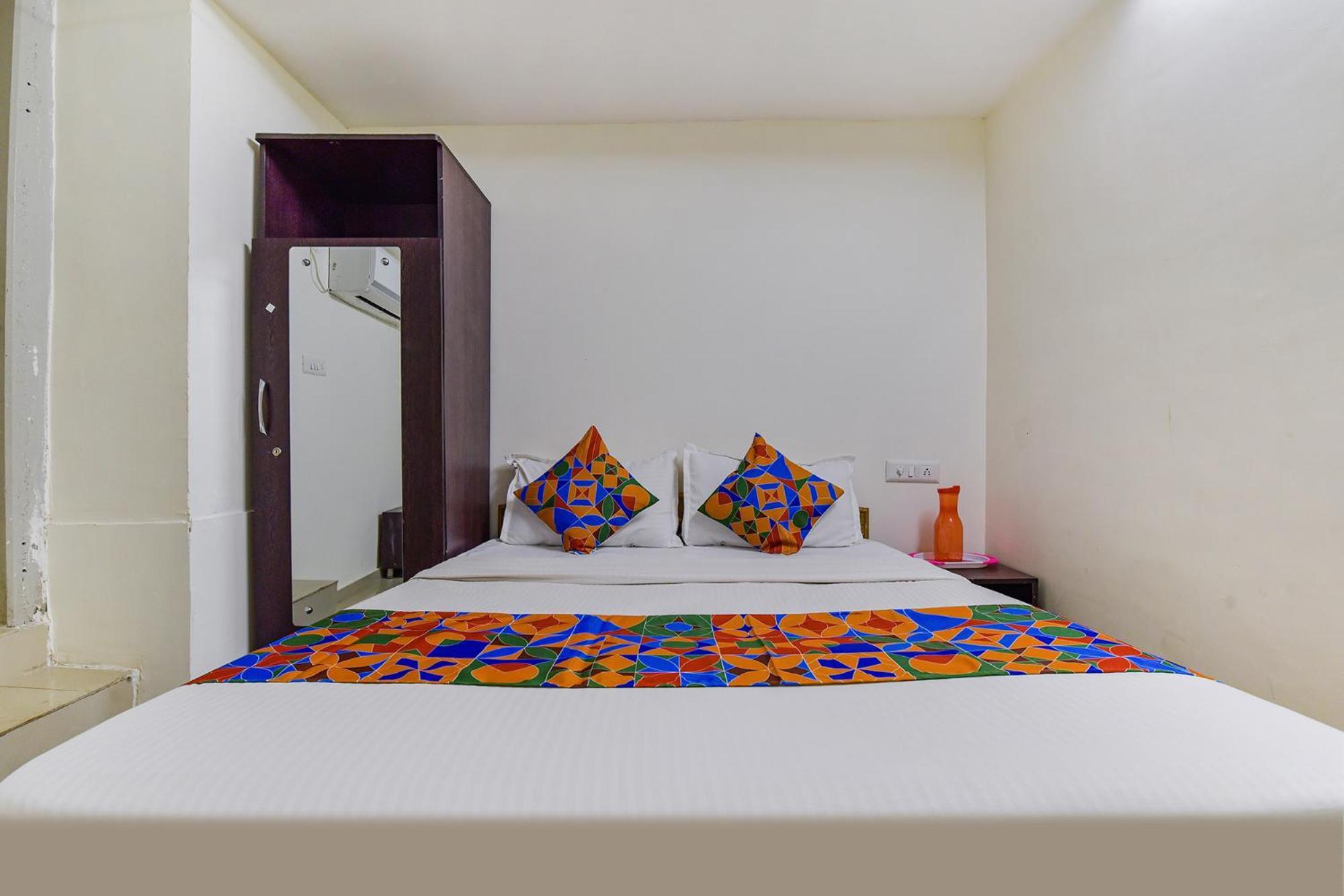 Hotel O Himalaya Inn Ahmedabad Eksteriør bilde