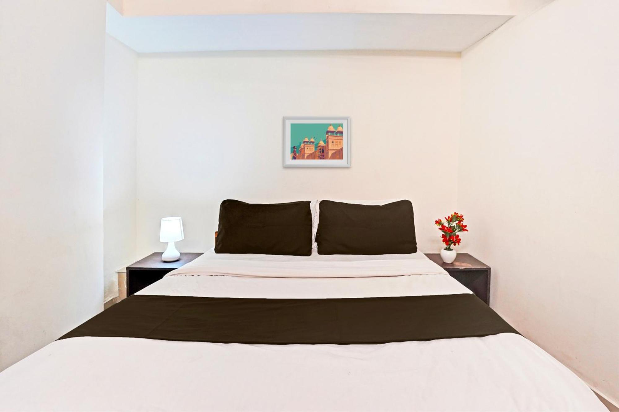 Hotel O Himalaya Inn Ahmedabad Eksteriør bilde