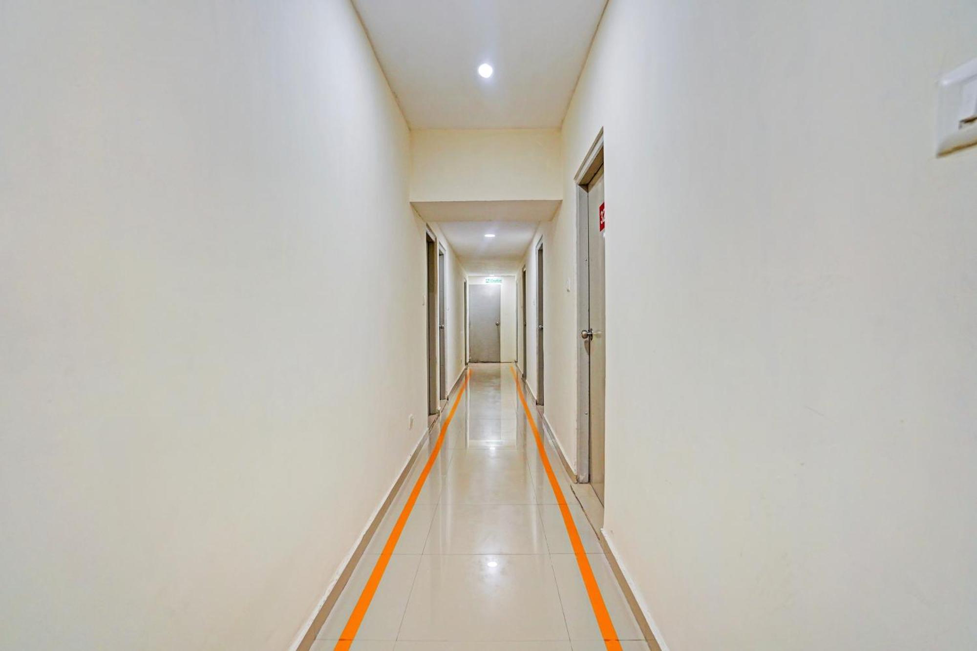 Hotel O Himalaya Inn Ahmedabad Eksteriør bilde