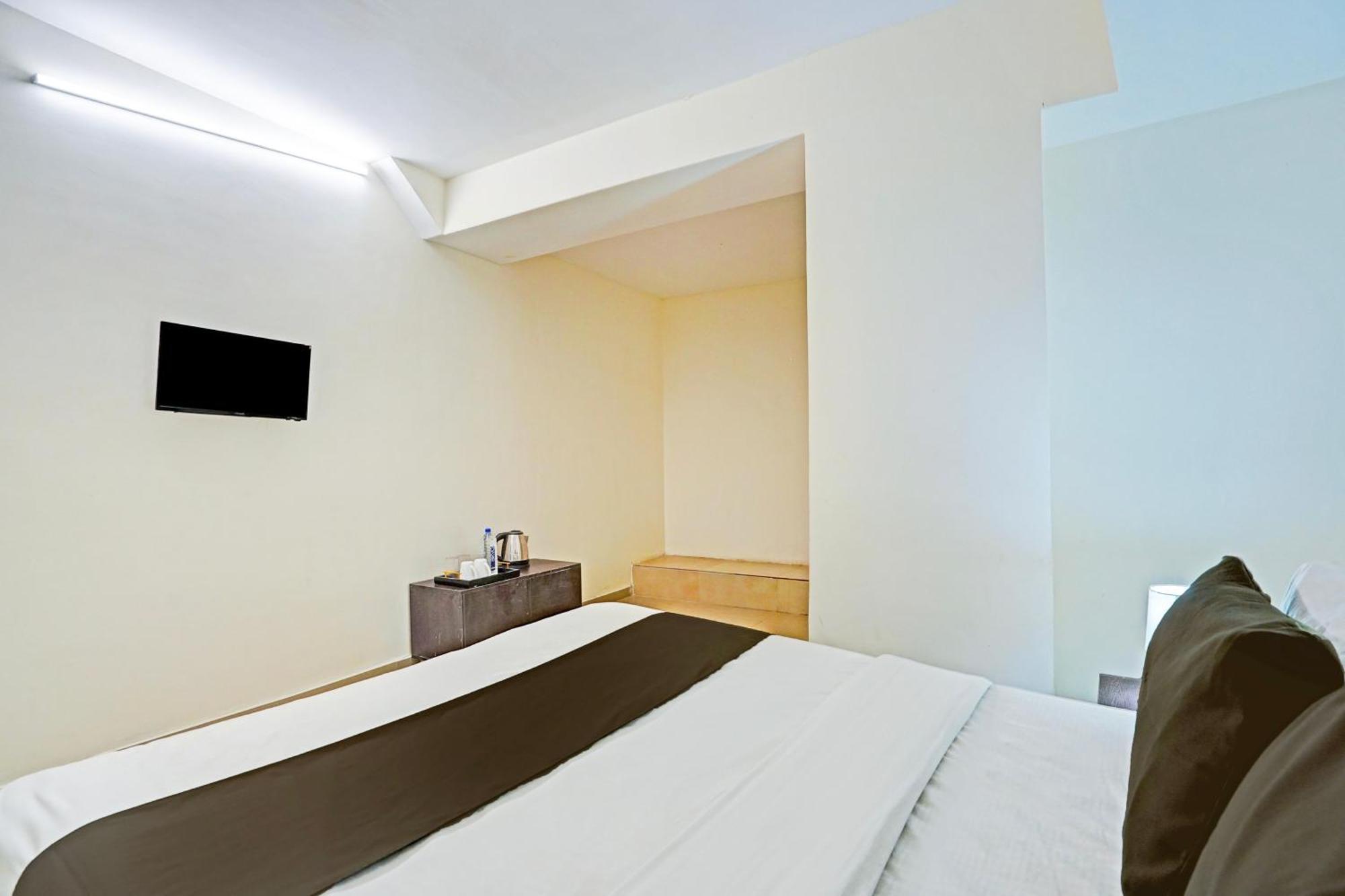 Hotel O Himalaya Inn Ahmedabad Eksteriør bilde